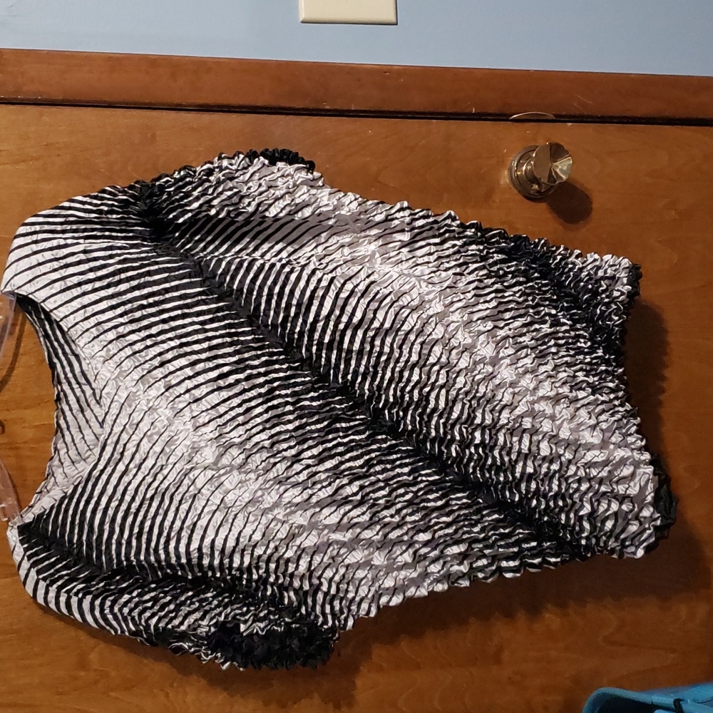 Silky Black & White Popcorn Blouse